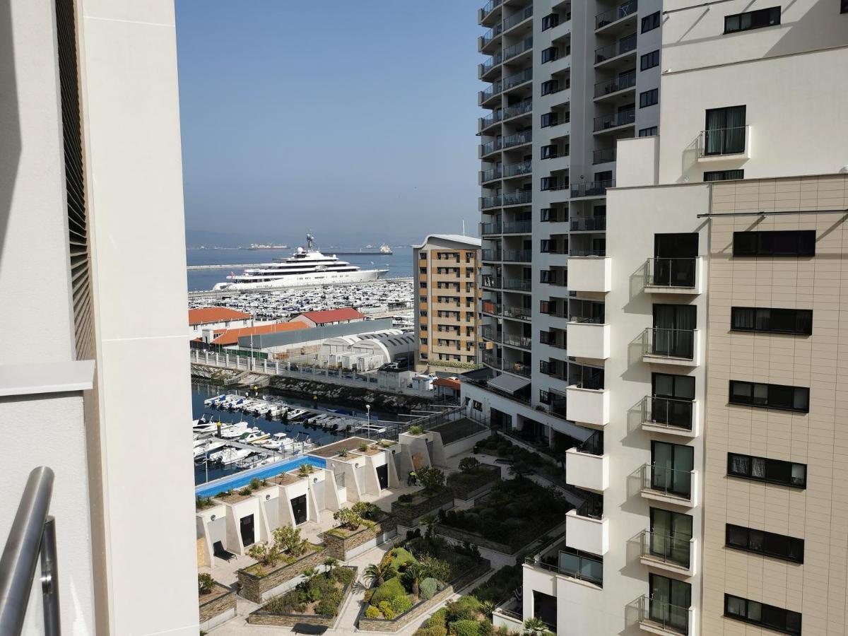 Kings Wharf Quay29 - Large Studio Apartment With 3 Pools - Gym - Rock Views - Holiday And Short Let Apartments In Gibraltar Luaran gambar