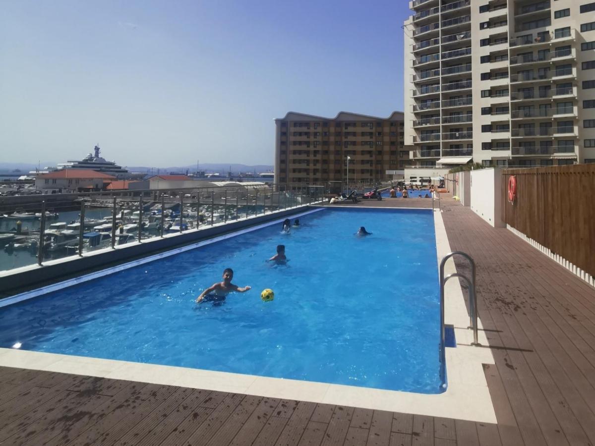 Kings Wharf Quay29 - Large Studio Apartment With 3 Pools - Gym - Rock Views - Holiday And Short Let Apartments In Gibraltar Luaran gambar