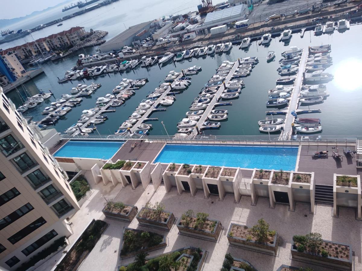 Kings Wharf Quay29 - Large Studio Apartment With 3 Pools - Gym - Rock Views - Holiday And Short Let Apartments In Gibraltar Luaran gambar