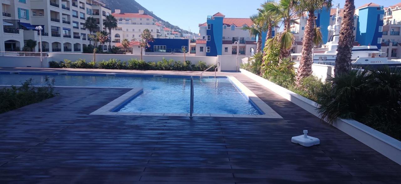 Kings Wharf Quay29 - Large Studio Apartment With 3 Pools - Gym - Rock Views - Holiday And Short Let Apartments In Gibraltar Luaran gambar