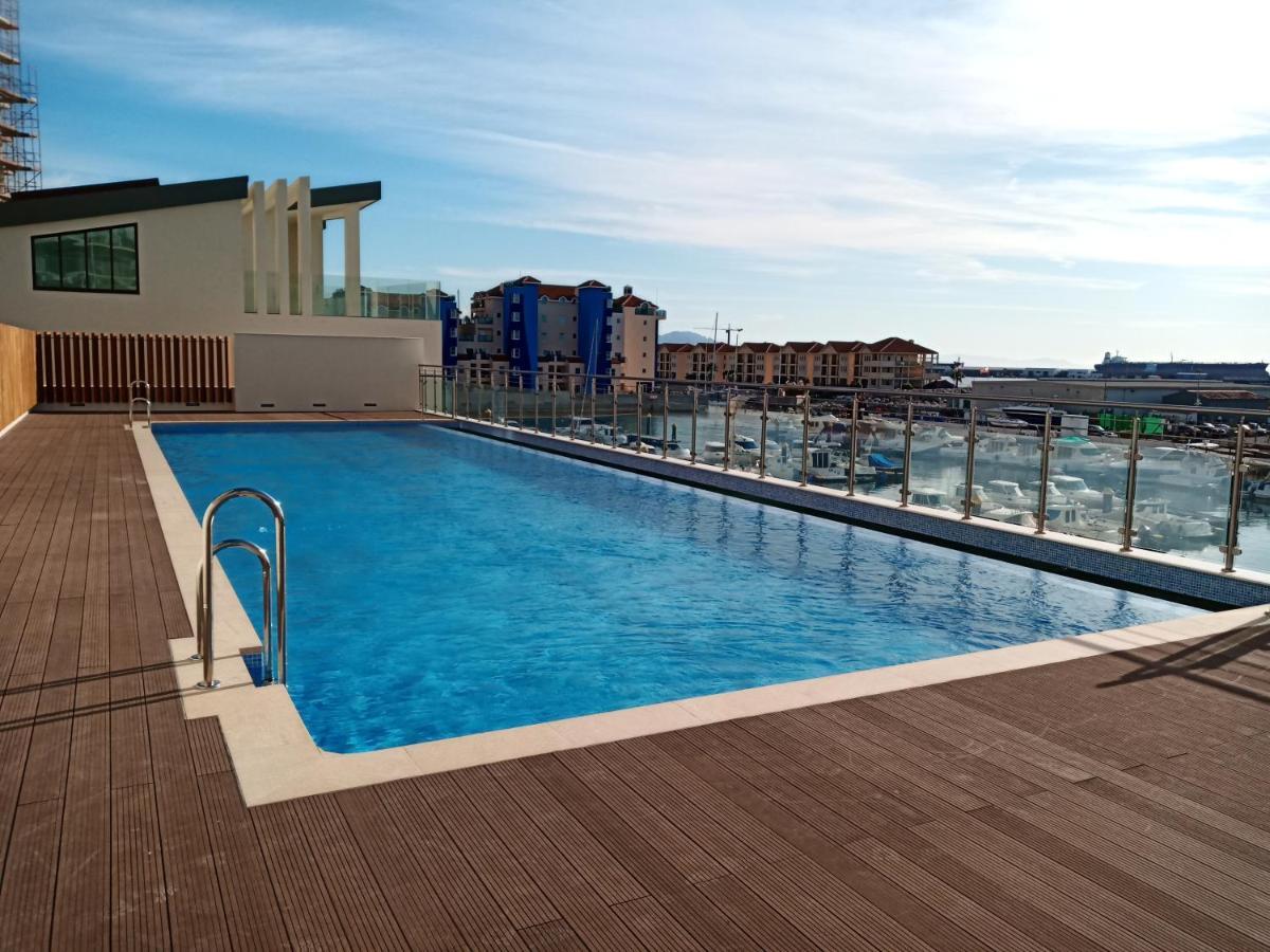 Kings Wharf Quay29 - Large Studio Apartment With 3 Pools - Gym - Rock Views - Holiday And Short Let Apartments In Gibraltar Luaran gambar