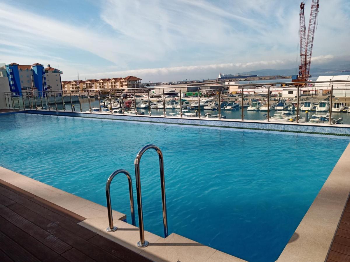 Kings Wharf Quay29 - Large Studio Apartment With 3 Pools - Gym - Rock Views - Holiday And Short Let Apartments In Gibraltar Luaran gambar