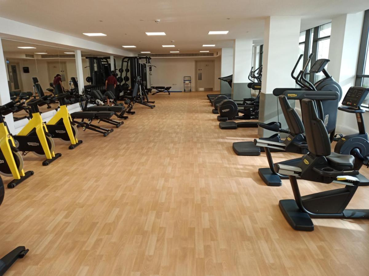Kings Wharf Quay29 - Large Studio Apartment With 3 Pools - Gym - Rock Views - Holiday And Short Let Apartments In Gibraltar Luaran gambar