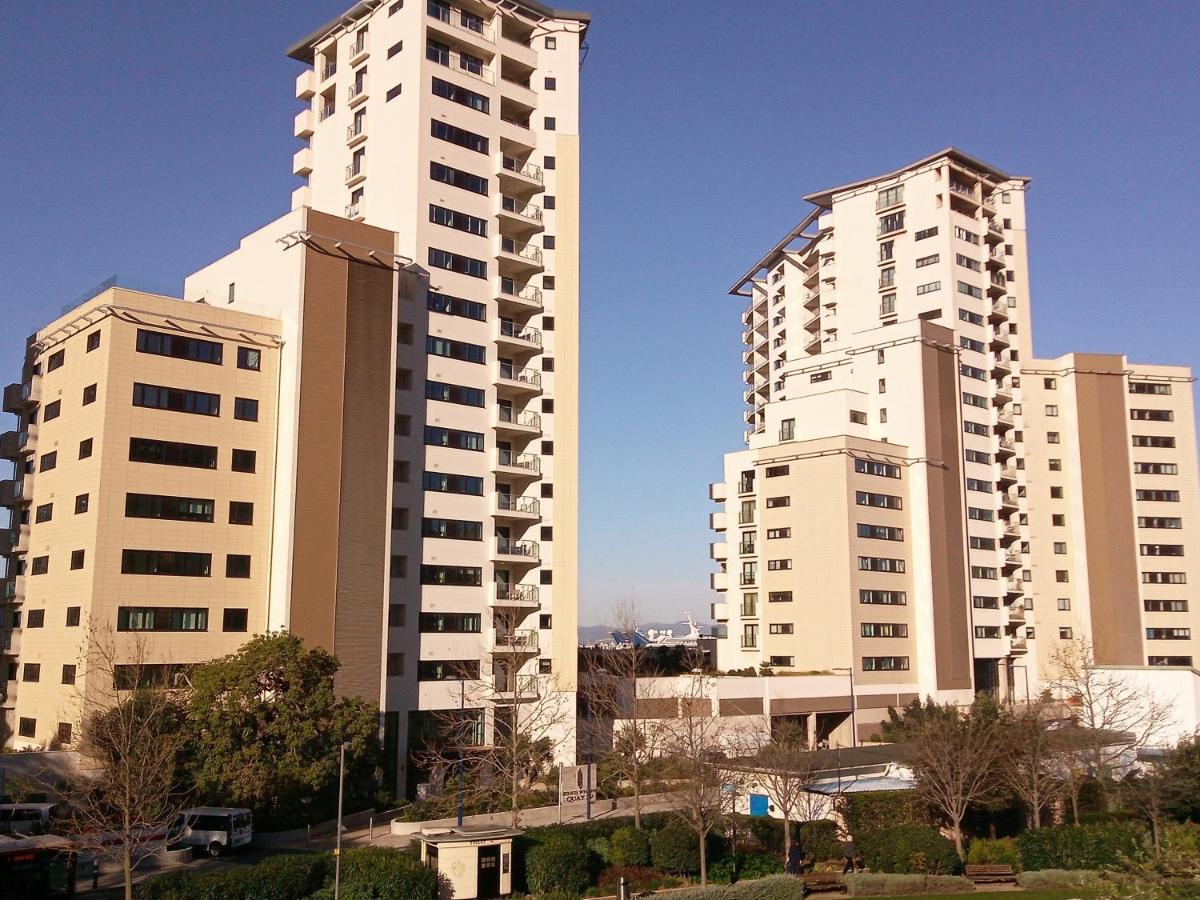 Kings Wharf Quay29 - Large Studio Apartment With 3 Pools - Gym - Rock Views - Holiday And Short Let Apartments In Gibraltar Luaran gambar