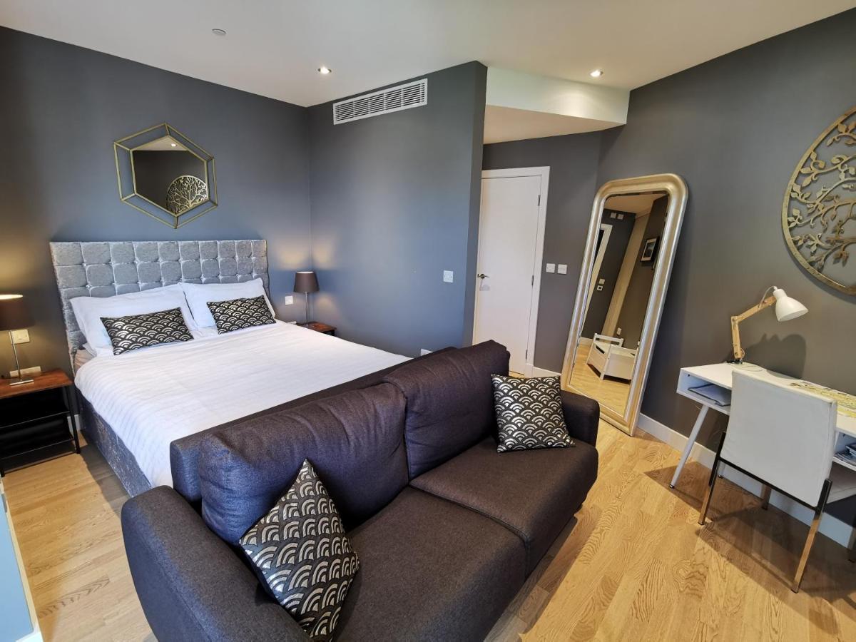 Kings Wharf Quay29 - Large Studio Apartment With 3 Pools - Gym - Rock Views - Holiday And Short Let Apartments In Gibraltar Luaran gambar
