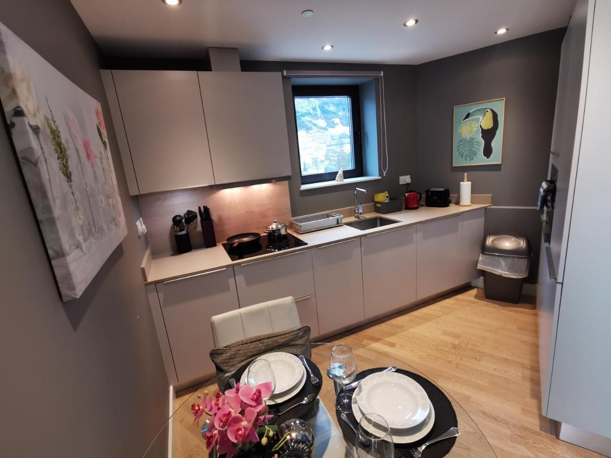 Kings Wharf Quay29 - Large Studio Apartment With 3 Pools - Gym - Rock Views - Holiday And Short Let Apartments In Gibraltar Luaran gambar